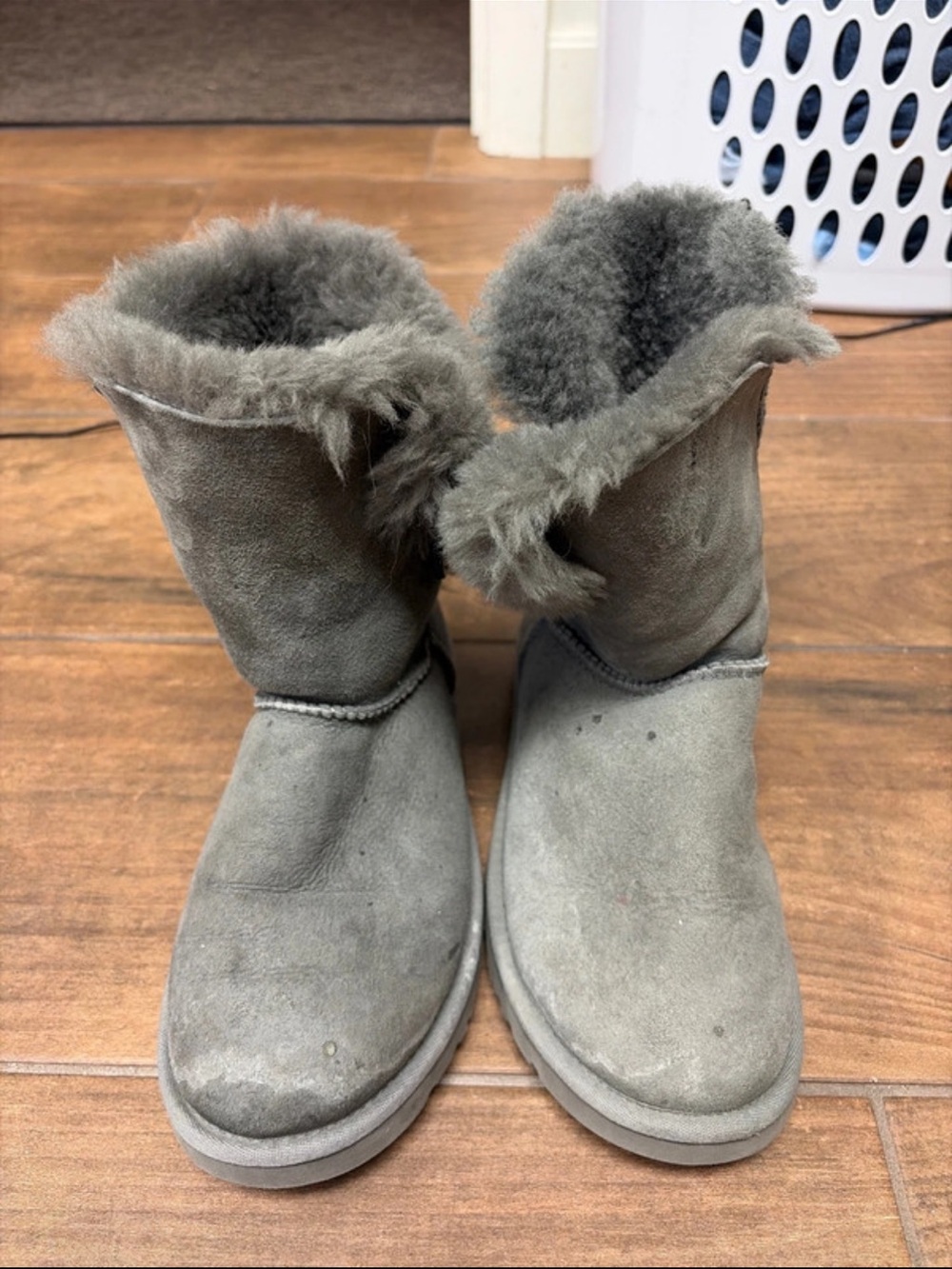 UGG Womens Short Faux-Shearling Boots - Gray